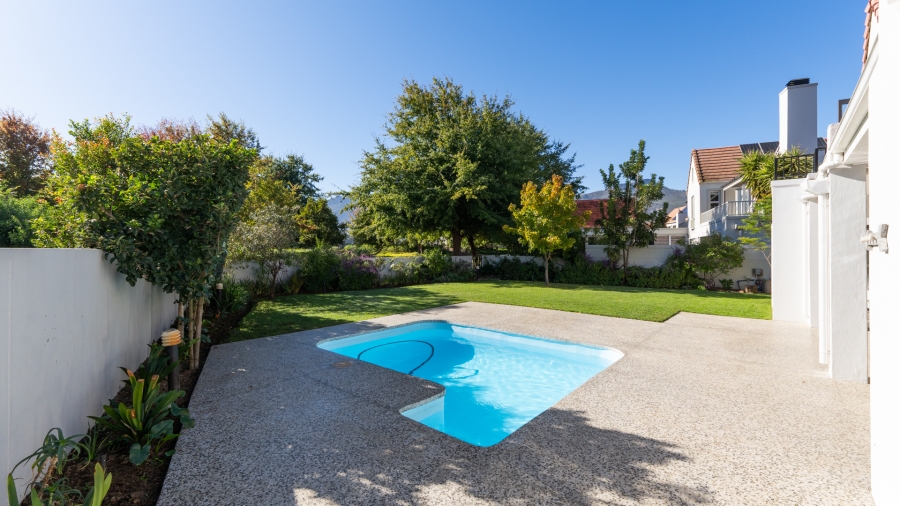 To Let 3 Bedroom Property for Rent in Boschenmeer Golf Country Estate Western Cape